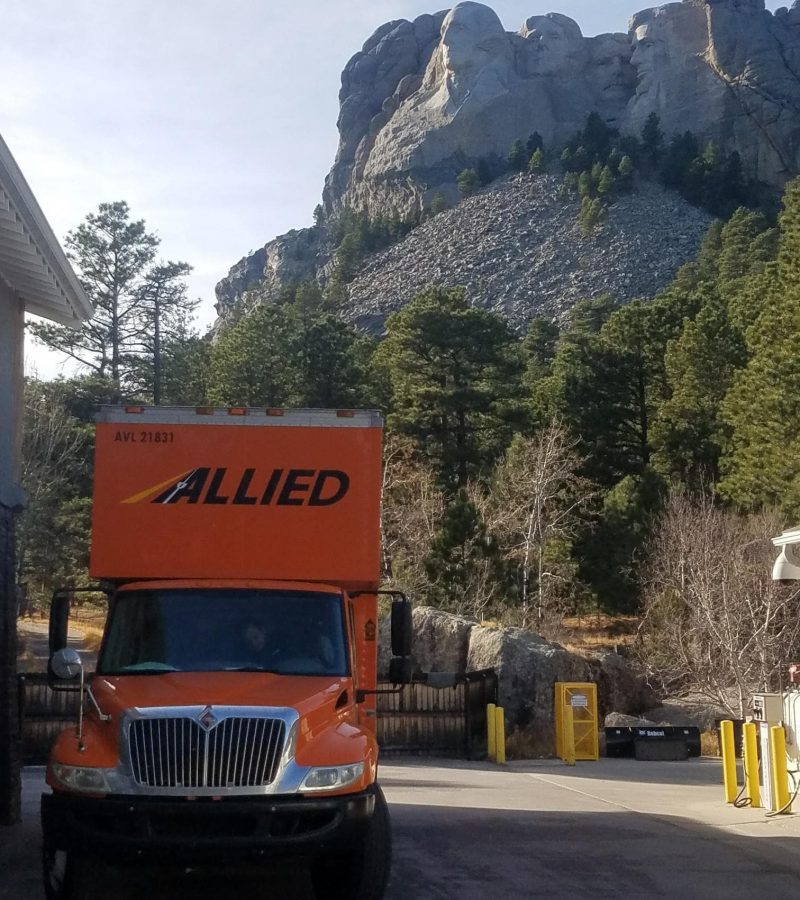 AlliedMtRushmoreNWW Moving Truck with Mount Rushmore in Background